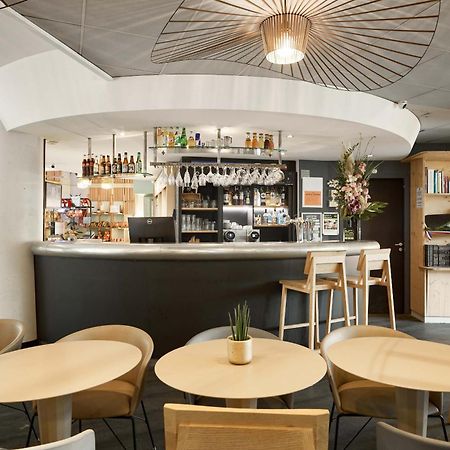 B&B Hotel Rueil-Malmaison Gare Bagian luar foto