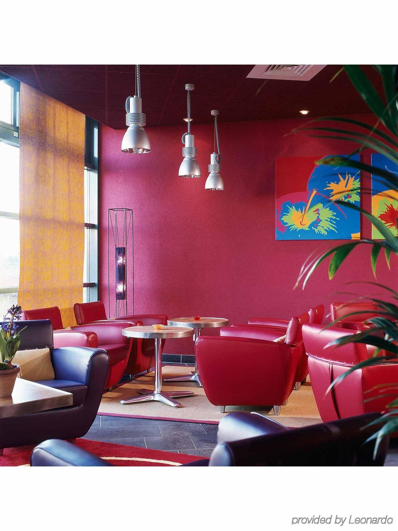 B&B Hotel Rueil-Malmaison Gare Bagian luar foto