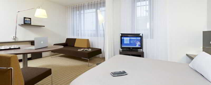 B&B Hotel Rueil-Malmaison Gare Bagian luar foto