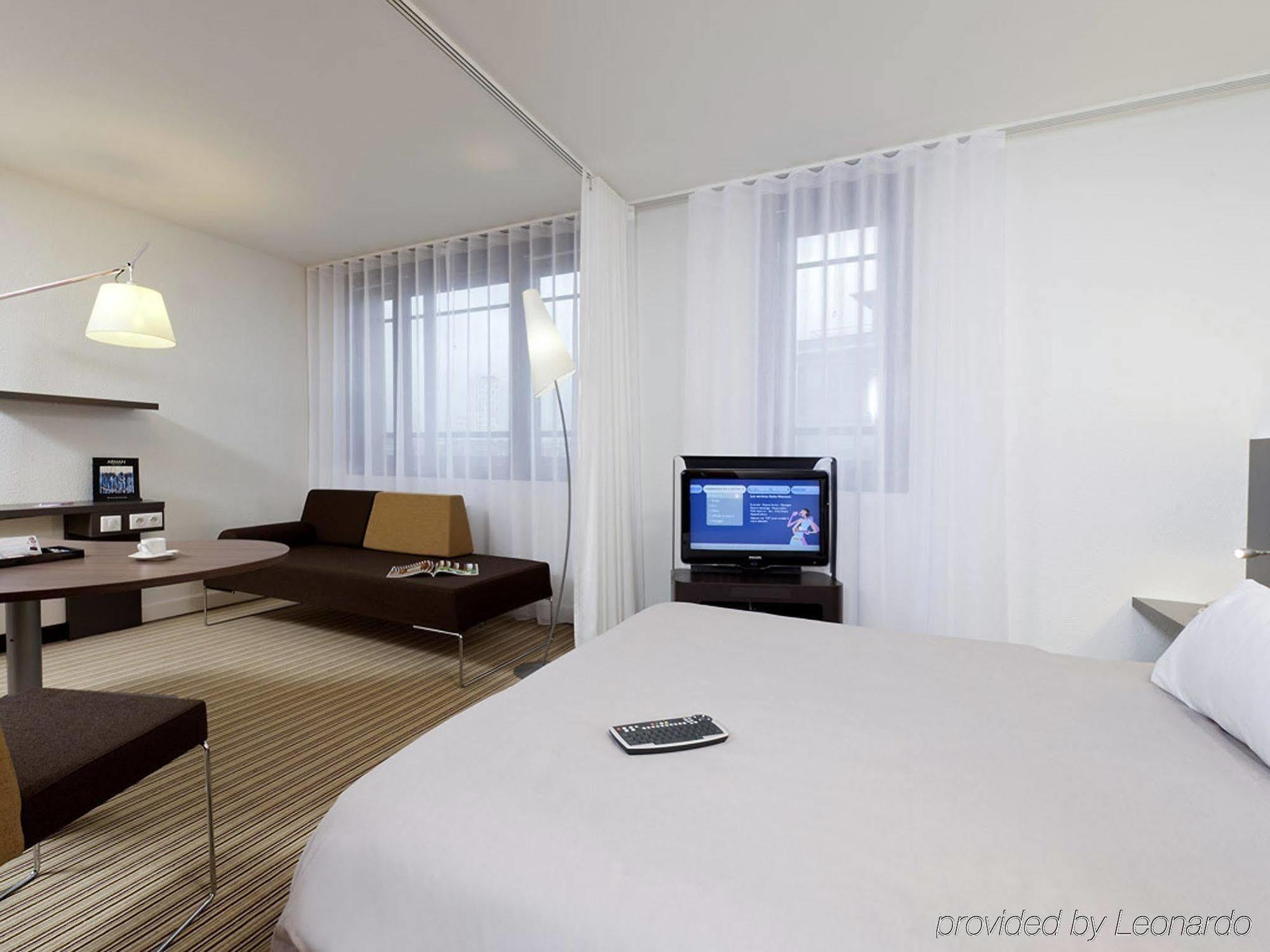 B&B Hotel Rueil-Malmaison Gare Bagian luar foto