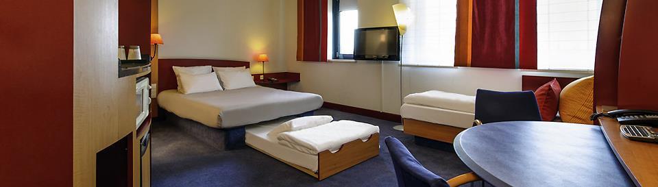 B&B Hotel Rueil-Malmaison Gare Ruang foto