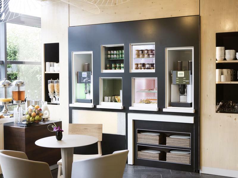 B&B Hotel Rueil-Malmaison Gare Bagian luar foto